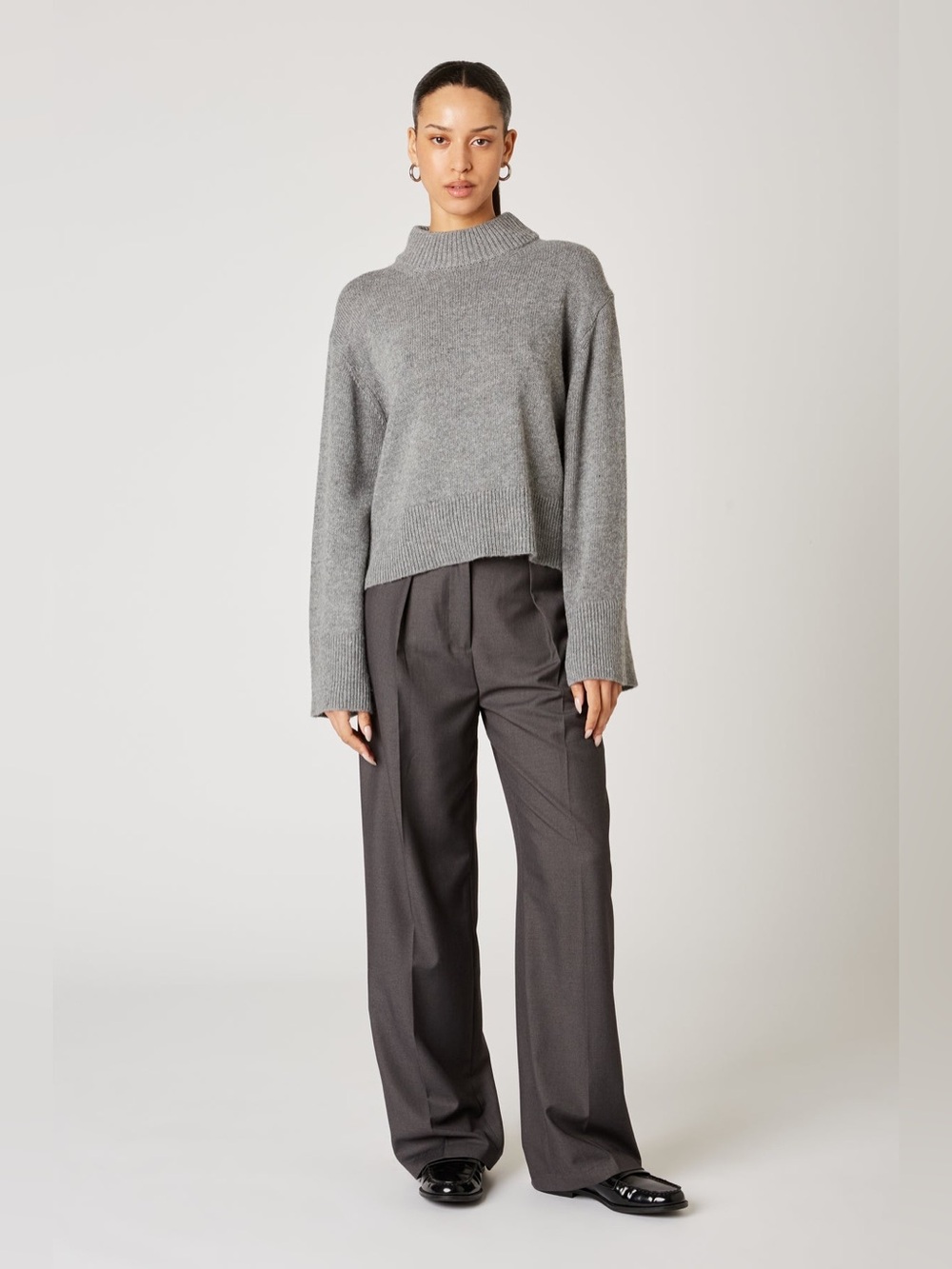 NIA YVONNE SWEATER Mock Neck Cropped Heather Gray Medium